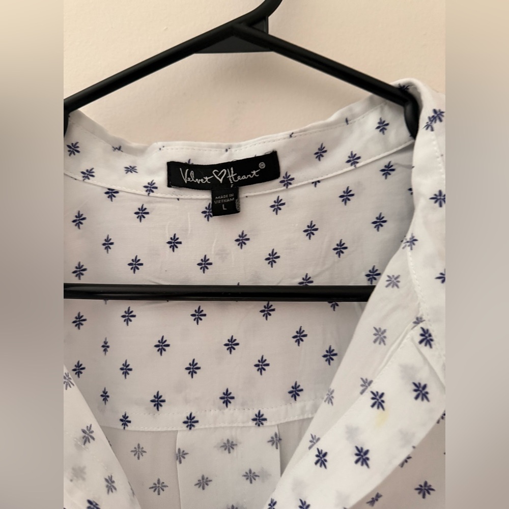 Vince Camuto Navy and White Patterned Blouse - Picture 3 of 7